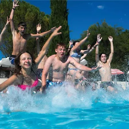 Apartment Relaxing Chateau Laval - Comfort Mobile - 3 - 4 Persons