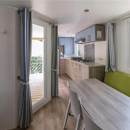 Apartment Relaxing Chateau Laval - Comfort Mobile - 3 - 4 Persons