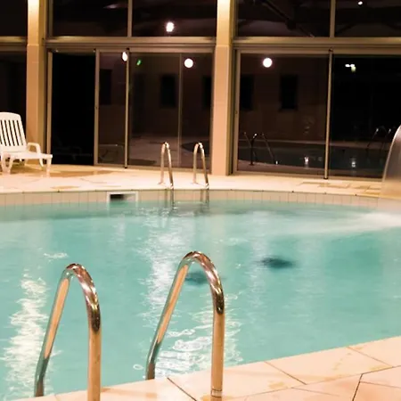 Relaxing Chateau Laval - Comfort Mobile - 3 - 4 Persons Apartment *